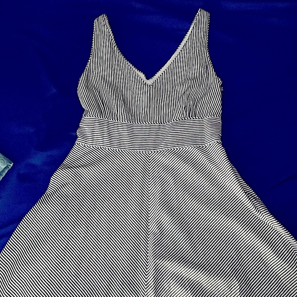 JONES NEW YORK STRIPED DRESS - Picture 12 of 15